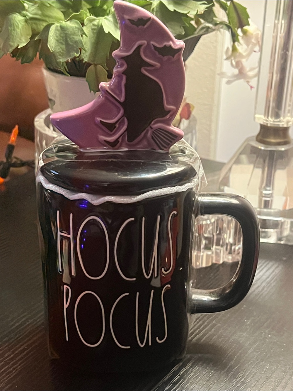 Rae Dunn HOCUS POCUS Halloween Mug BLACK with topper/ Ceramic 16 oz NWT - Picture 3 of 3